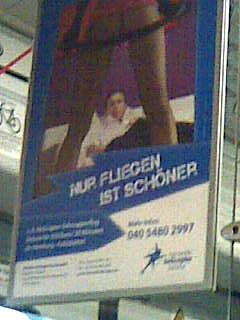 sexistisches werbeplakat für hubschrauberrundflüge